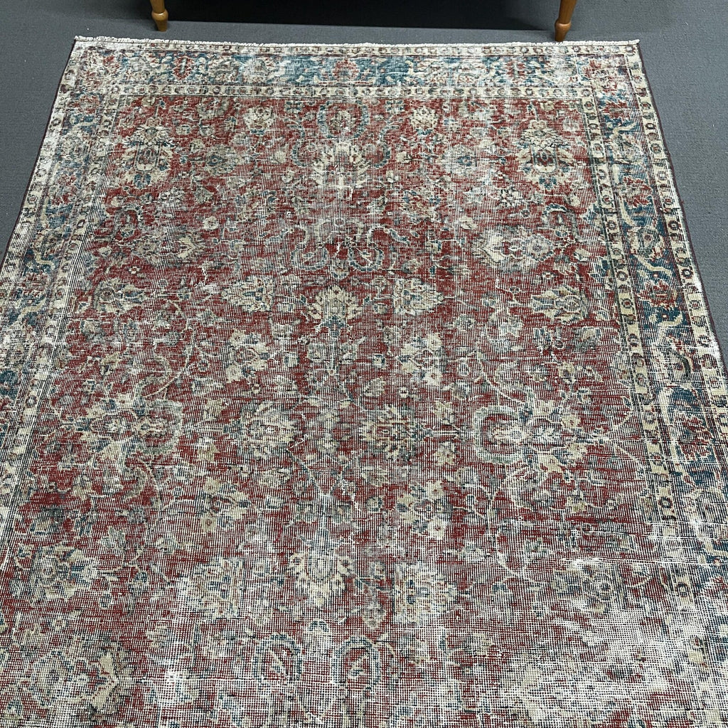 XL Vintage Turkish Accent Area rug 5.3 x 8.3 ft
