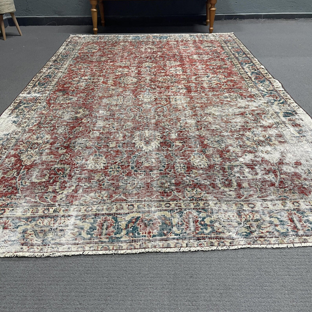 XL Vintage Turkish Accent Area rug 5.3 x 8.3 ft