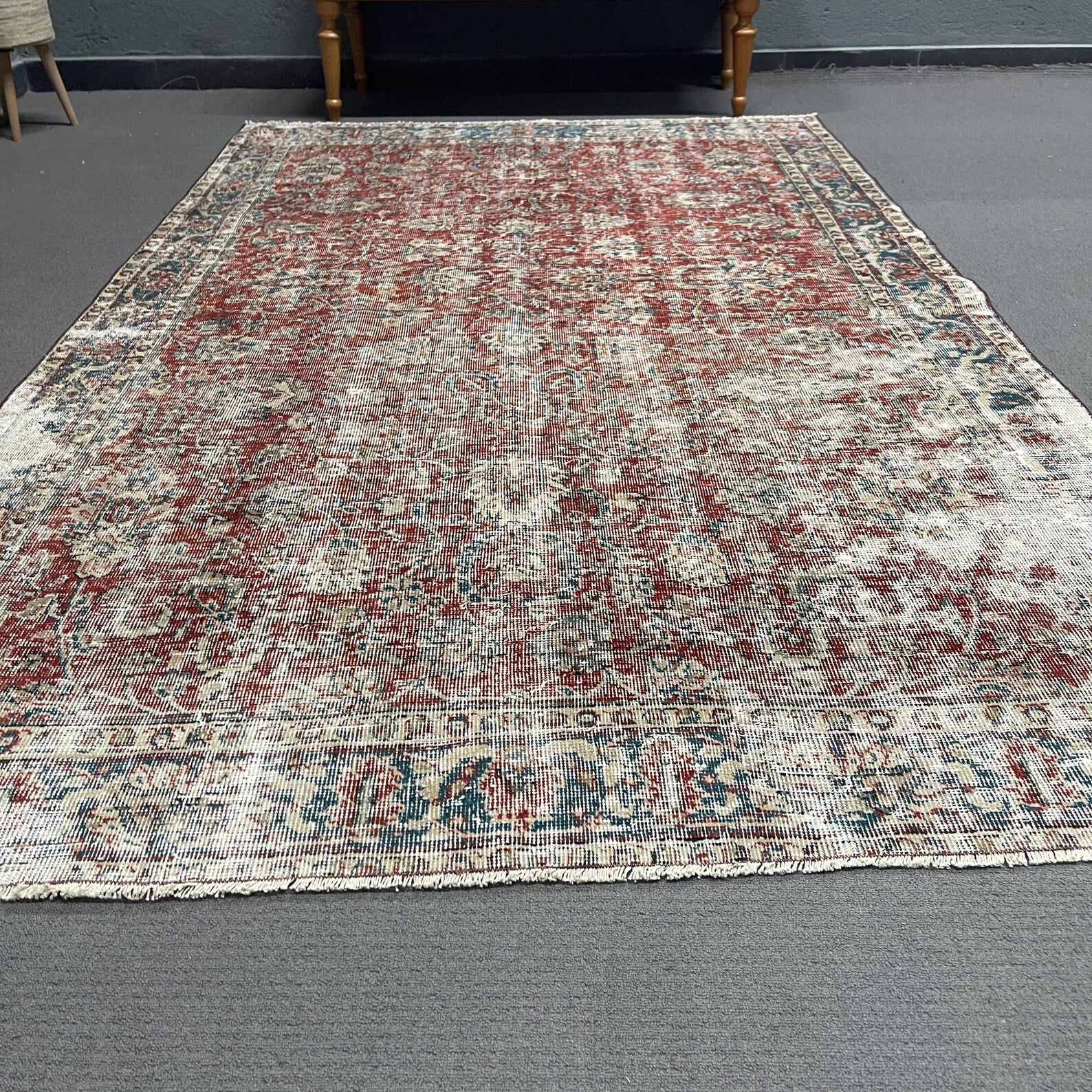 XL Vintage Turkish Accent Area rug 5.3 x 8.3 ft
