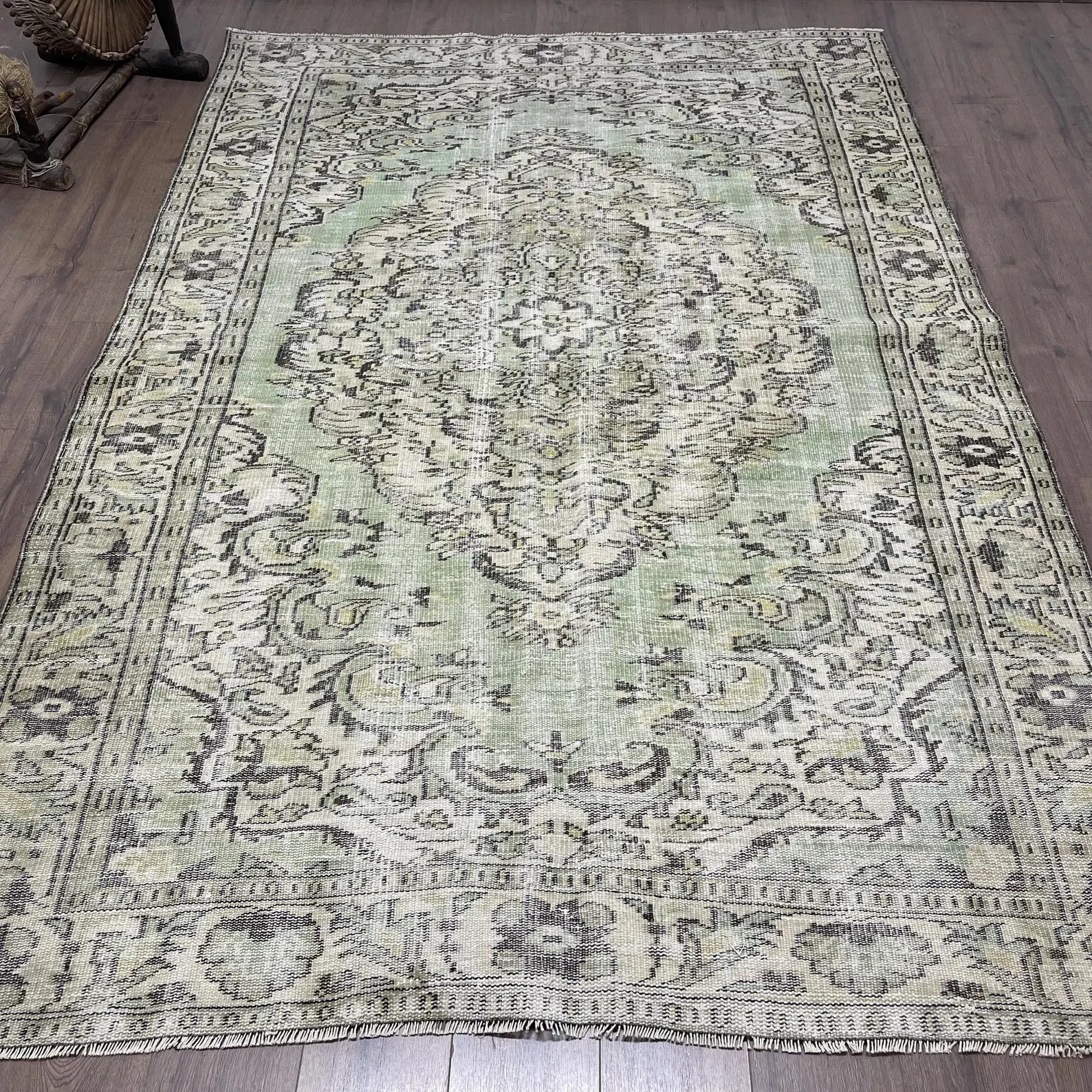 XL Vintage Turkish Accent Area Rug 6 x 9.3 ft