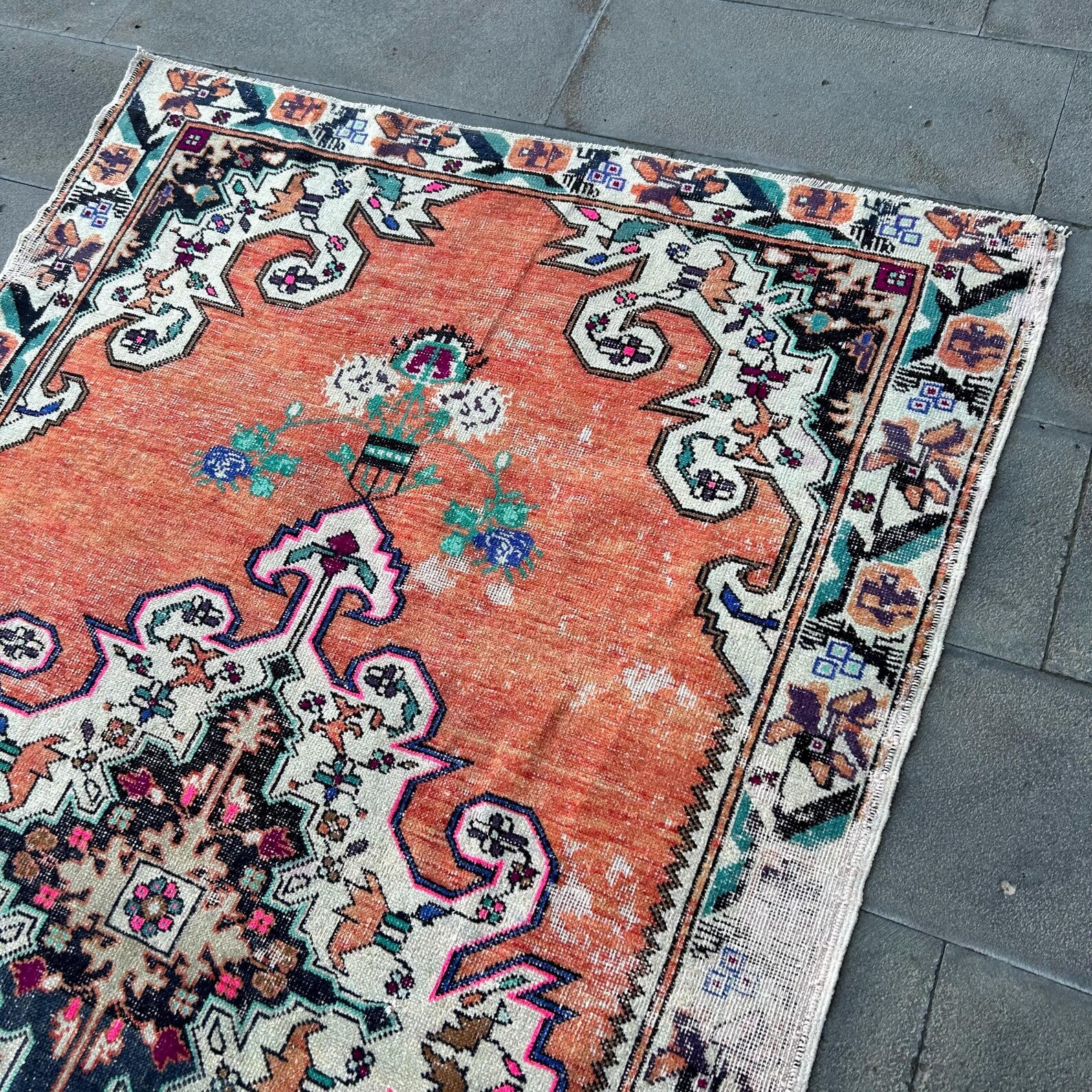 Vintage Turkish Accent Area rug 4.5 x 7.4 ft