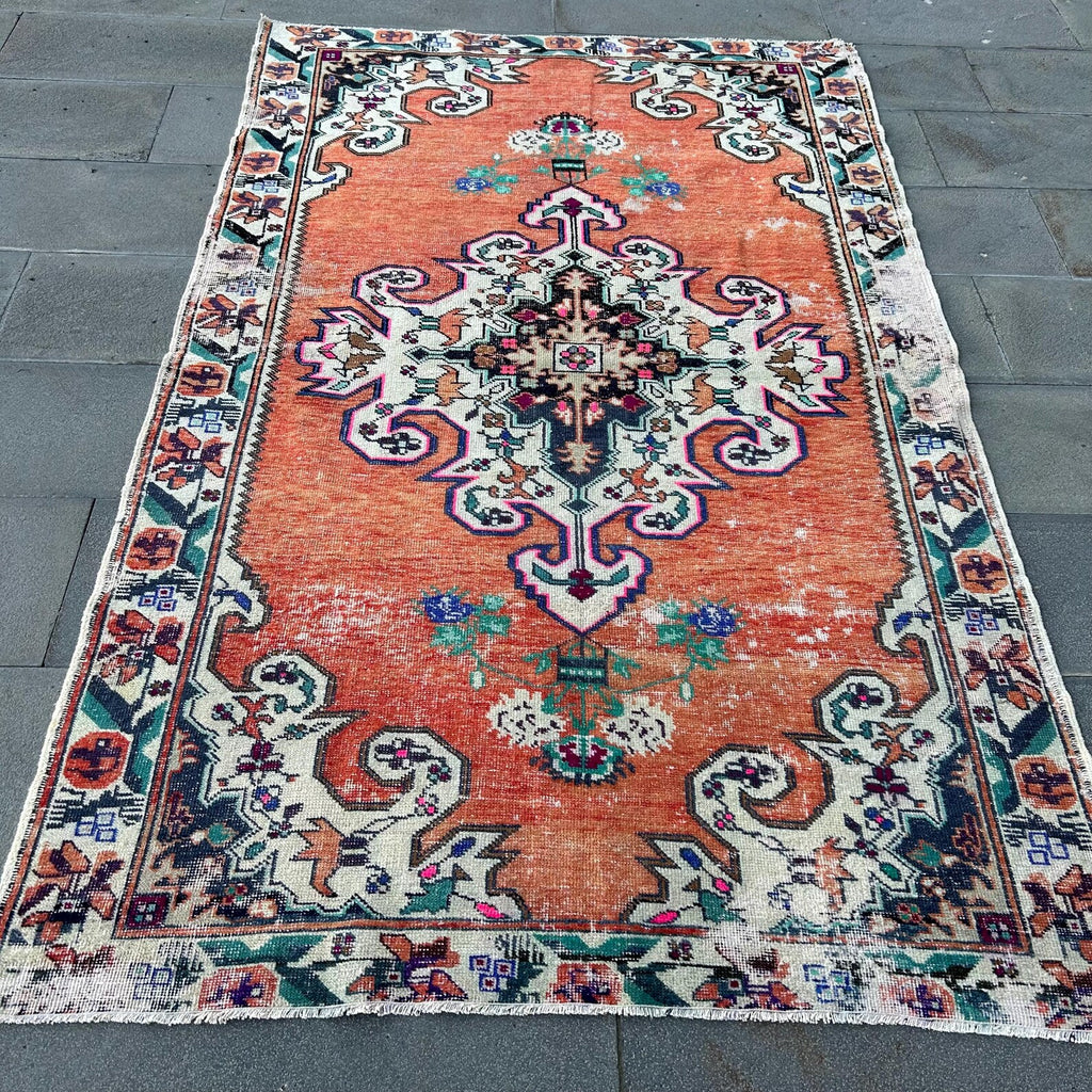 Vintage Turkish Accent Area rug 4.5 x 7.4 ft