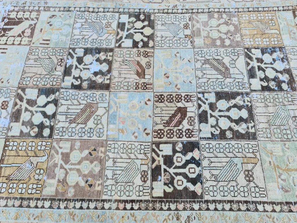 XL Vintage Turkish Accent Area rug 5.7 x 9.3 ft