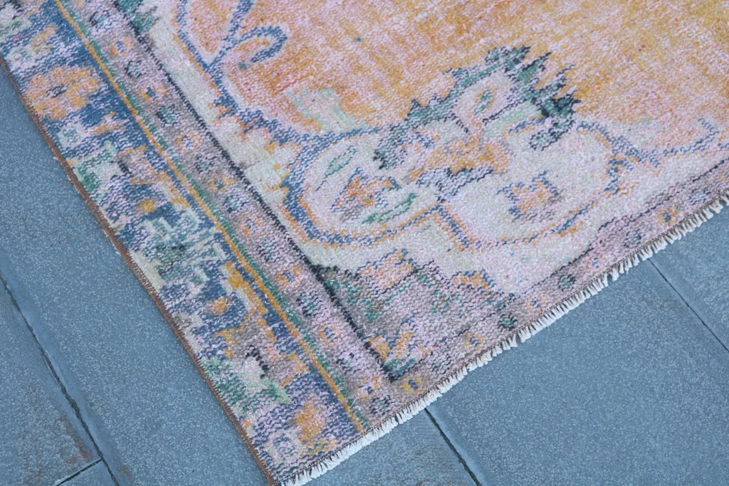 XL Vintage Turkish Accent Area Rug 4.8 x 8.3 ft