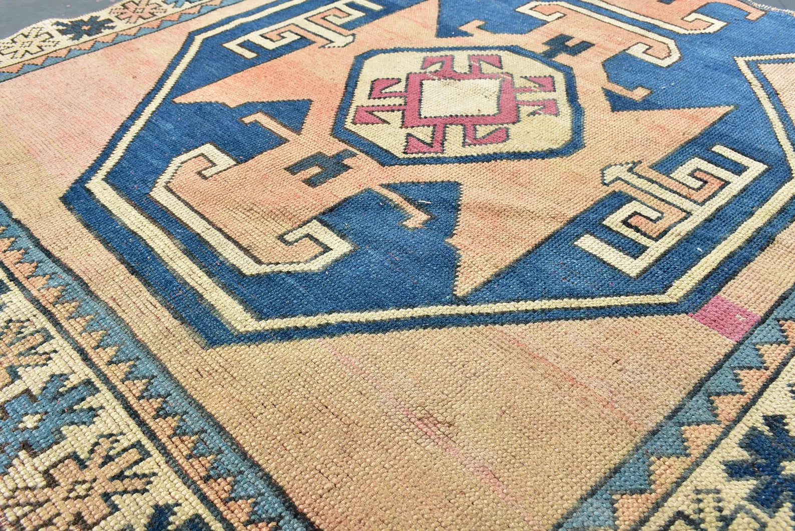 Vintage Turkish Accent Area rug 4.1 x 4.4 ft