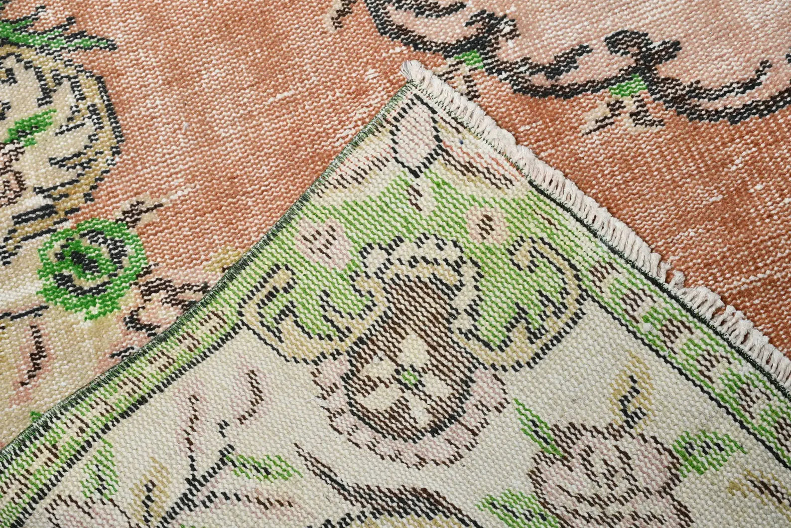 Vintage Turkish Accent Area rug 4.9 x 8.7 ft