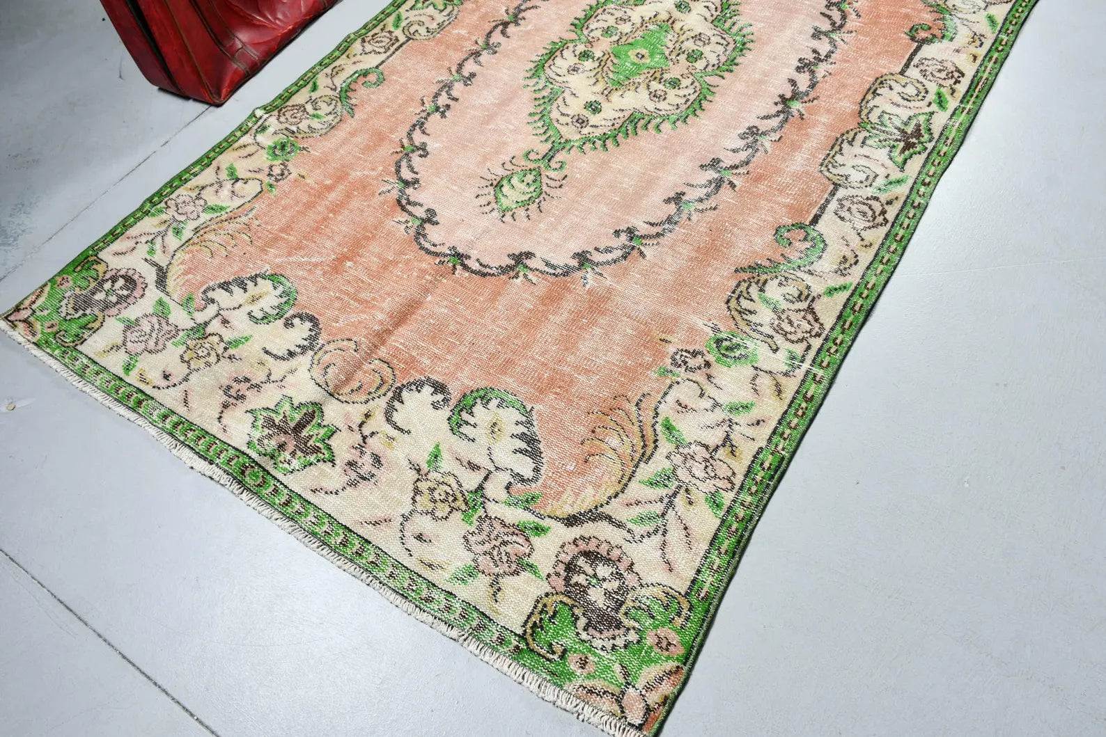Vintage Turkish Accent Area rug 4.9 x 8.7 ft