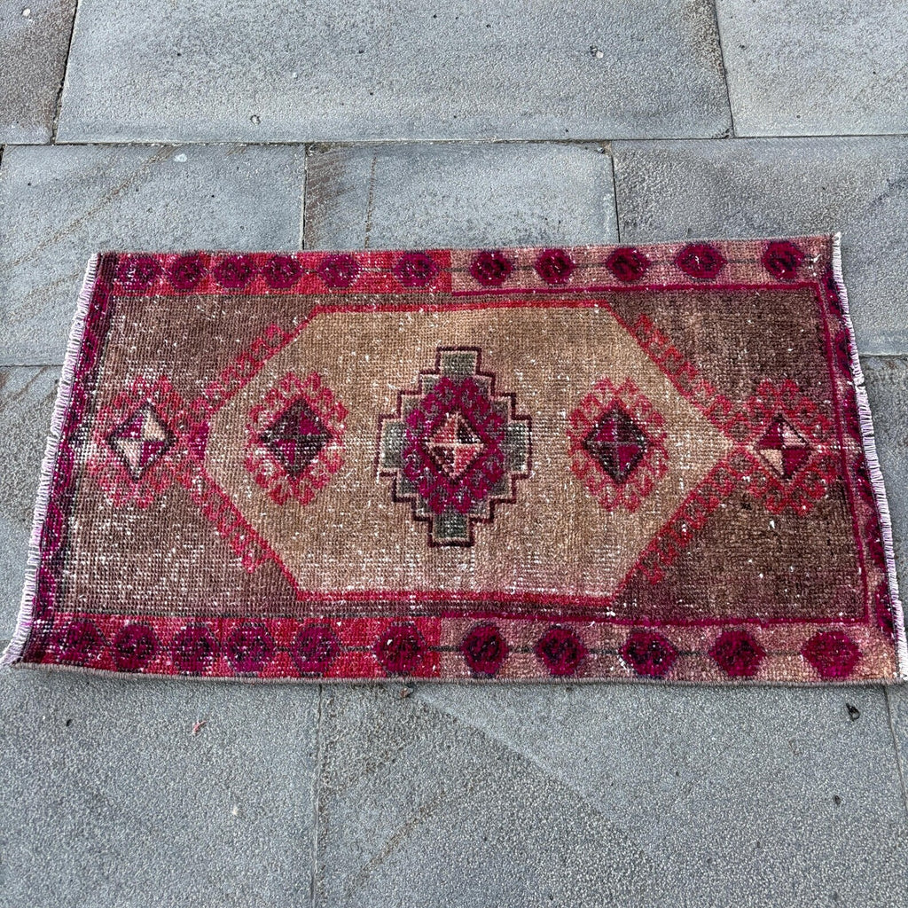 Vintage Turkish Mini Rug 1.6 x 2.8 ft