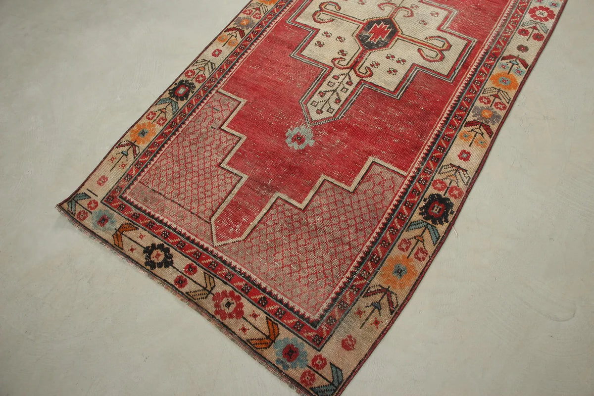 Vintage Turkish Accent Area rug 3.4 x 6.4 ft