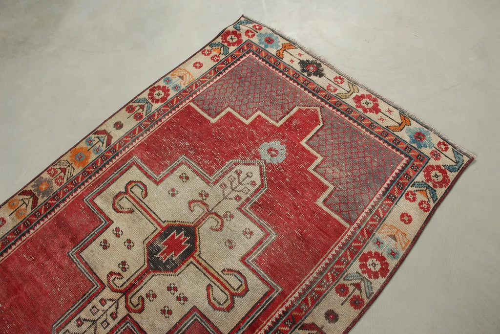 Vintage Turkish Accent Area rug 3.4 x 6.4 ft