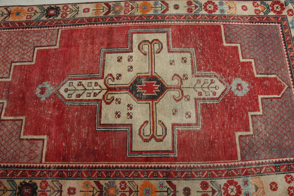 Vintage Turkish Accent Area rug 3.4 x 6.4 ft