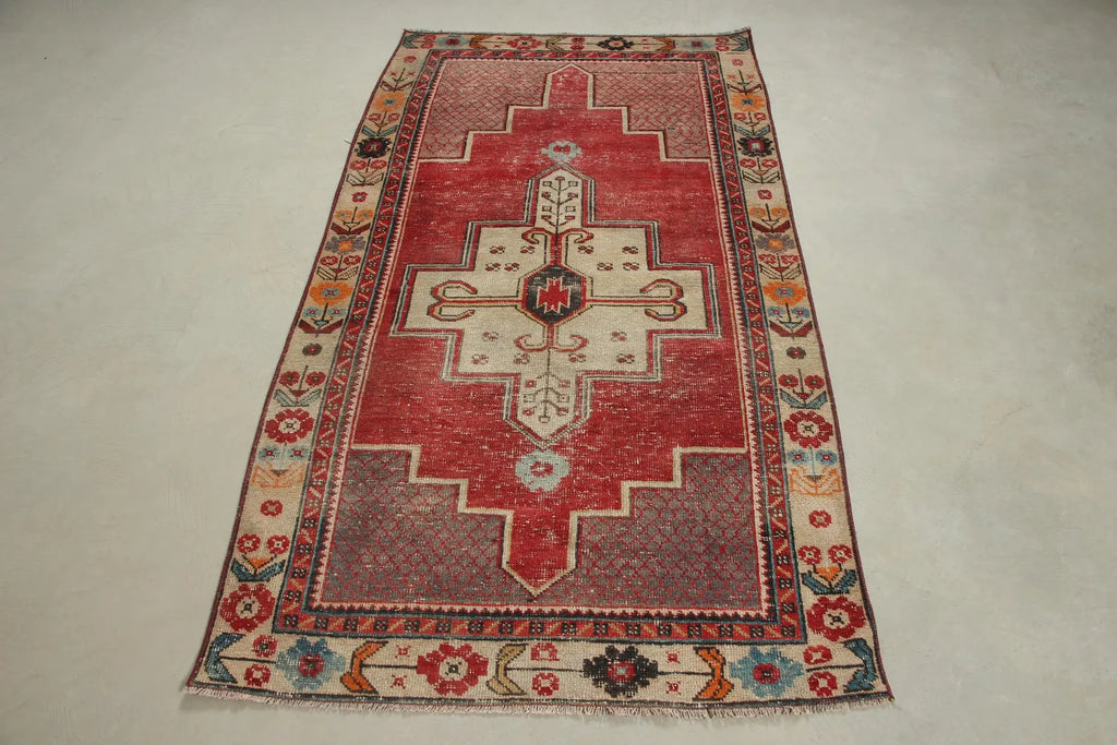Vintage Turkish Accent Area rug 3.4 x 6.4 ft