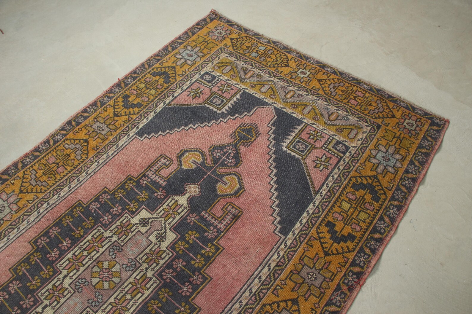 XL Vintage Turkish Accent Area Rug 4.2 x 8.1 ft