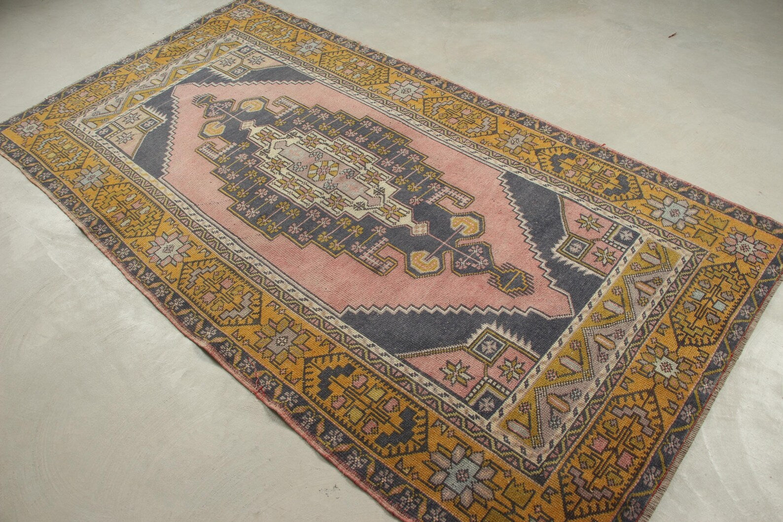 XL Vintage Turkish Accent Area Rug 4.2 x 8.1 ft