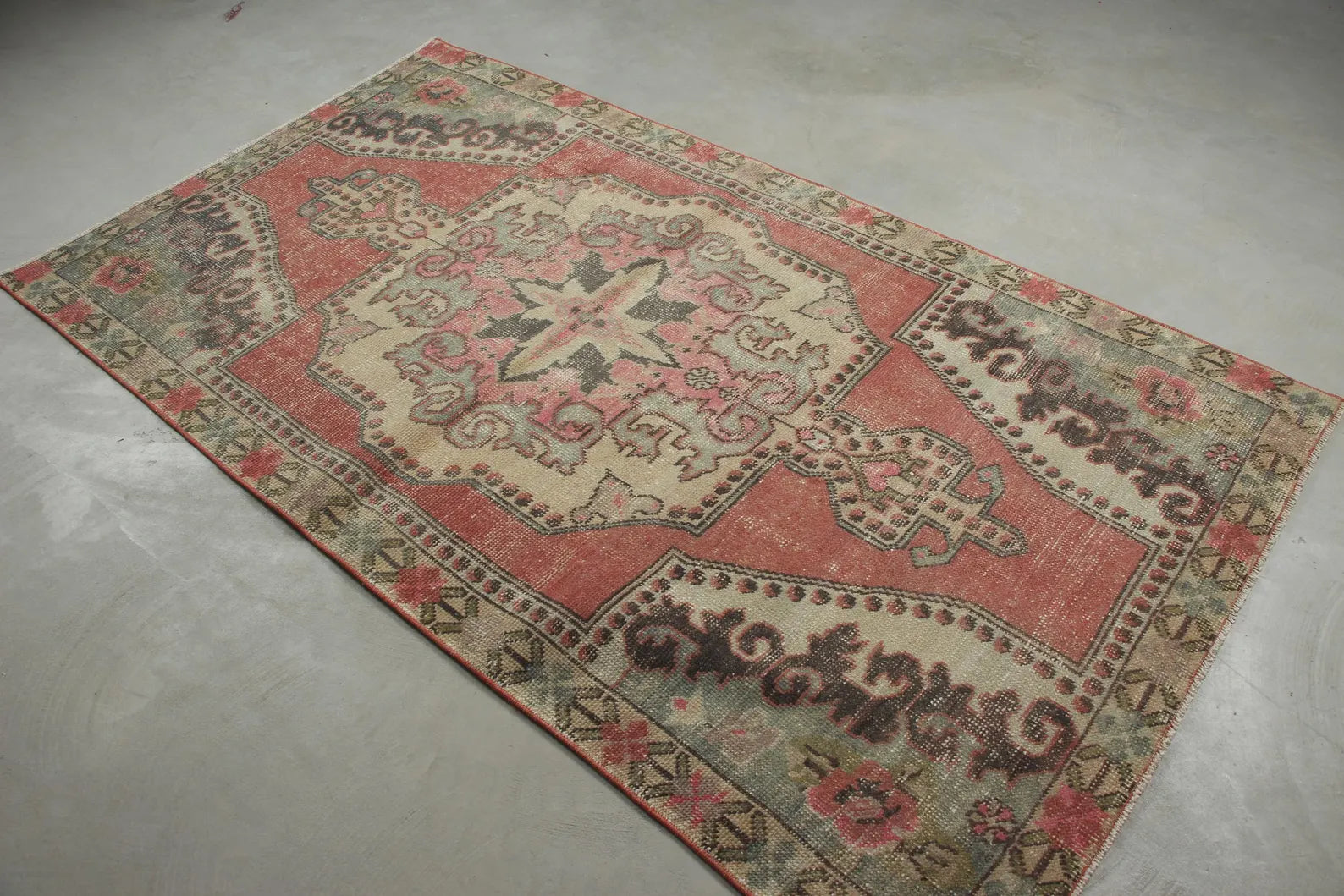 Vintage Turkish Accent Area rug 4.3 x 7.2 ft