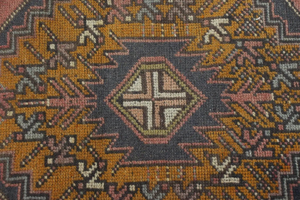 Vintage Turkish Accent Area rug 3.8 x 5.8 ft