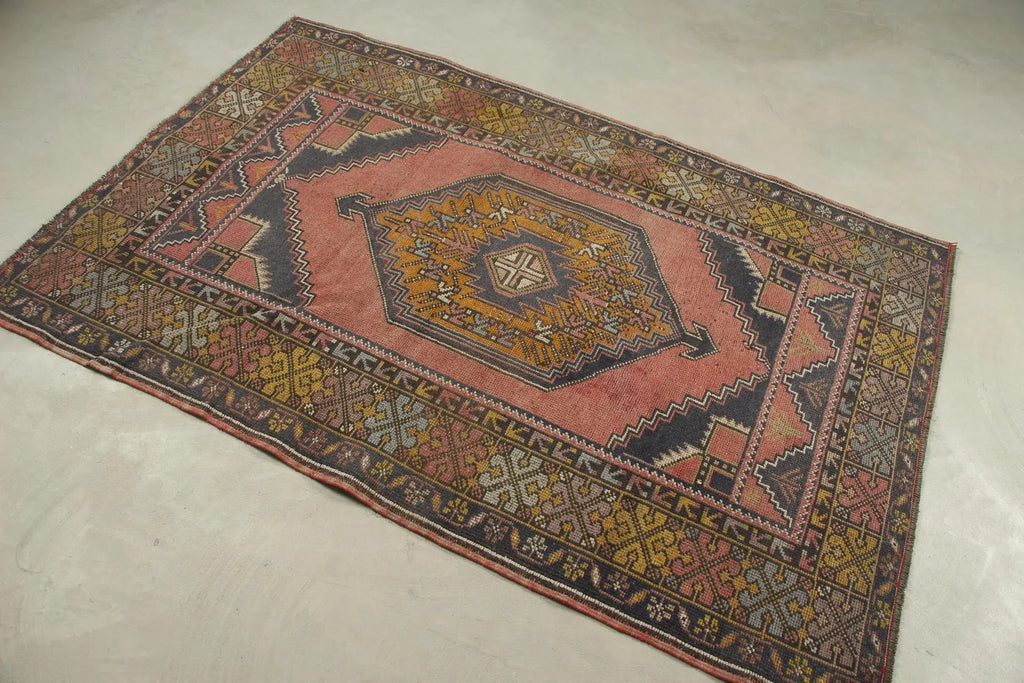 Vintage Turkish Accent Area rug 3.8 x 5.8 ft