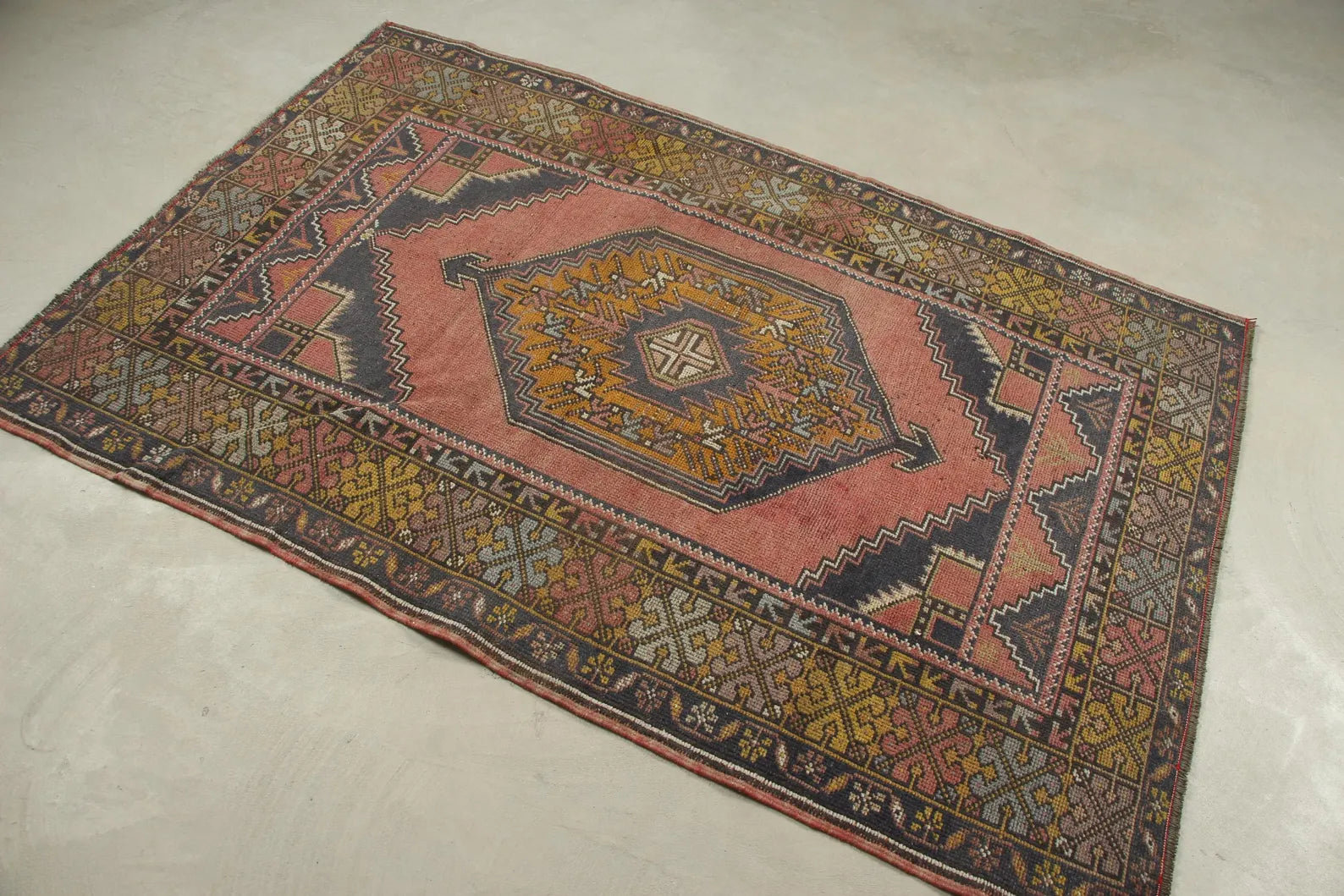 Vintage Turkish Accent Area rug 3.8 x 5.8 ft