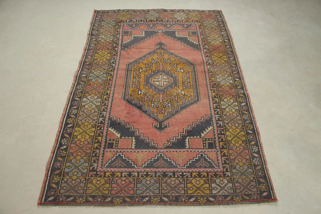 Vintage Turkish Accent Area rug 3.8 x 5.8 ft