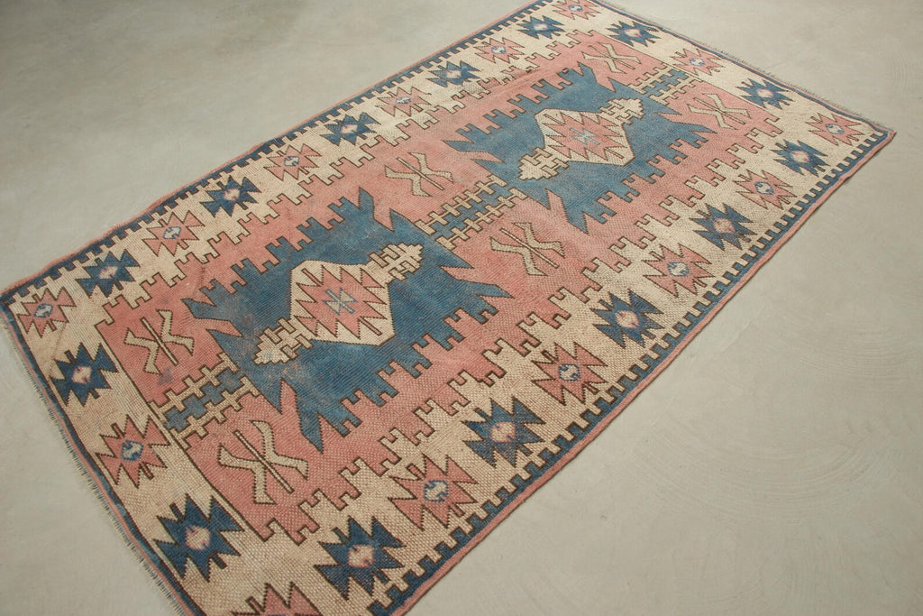 Vintage Turkish Accent Area rug 4 x 6.7 ft