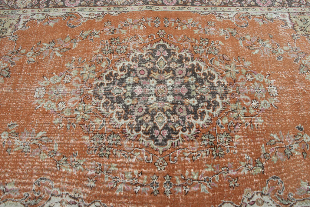 Vintage Turkish Accent Area rug 4.8 x 8.1 ft
