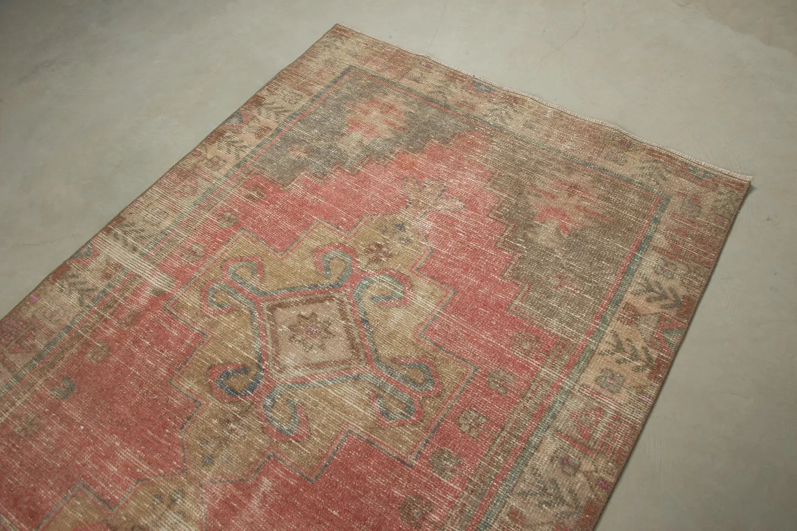 Vintage Turkish Accent Area rug 4.1 x 8.3 ft