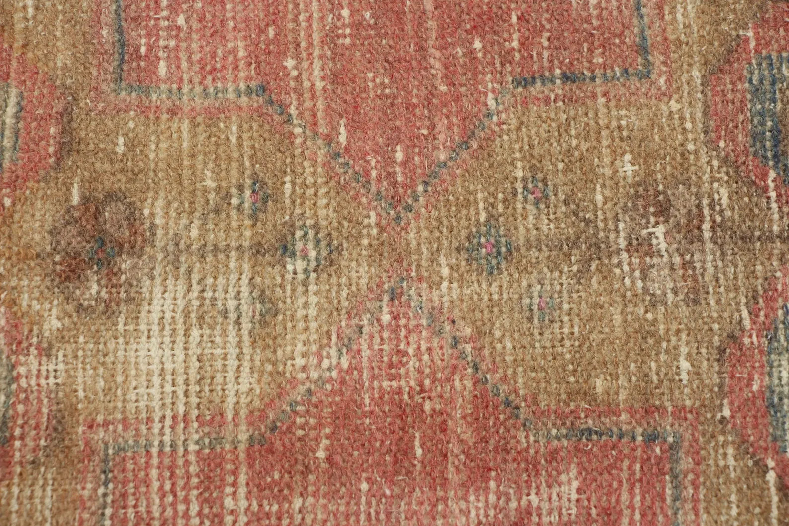 Vintage Turkish Accent Area rug 4.1 x 8.3 ft