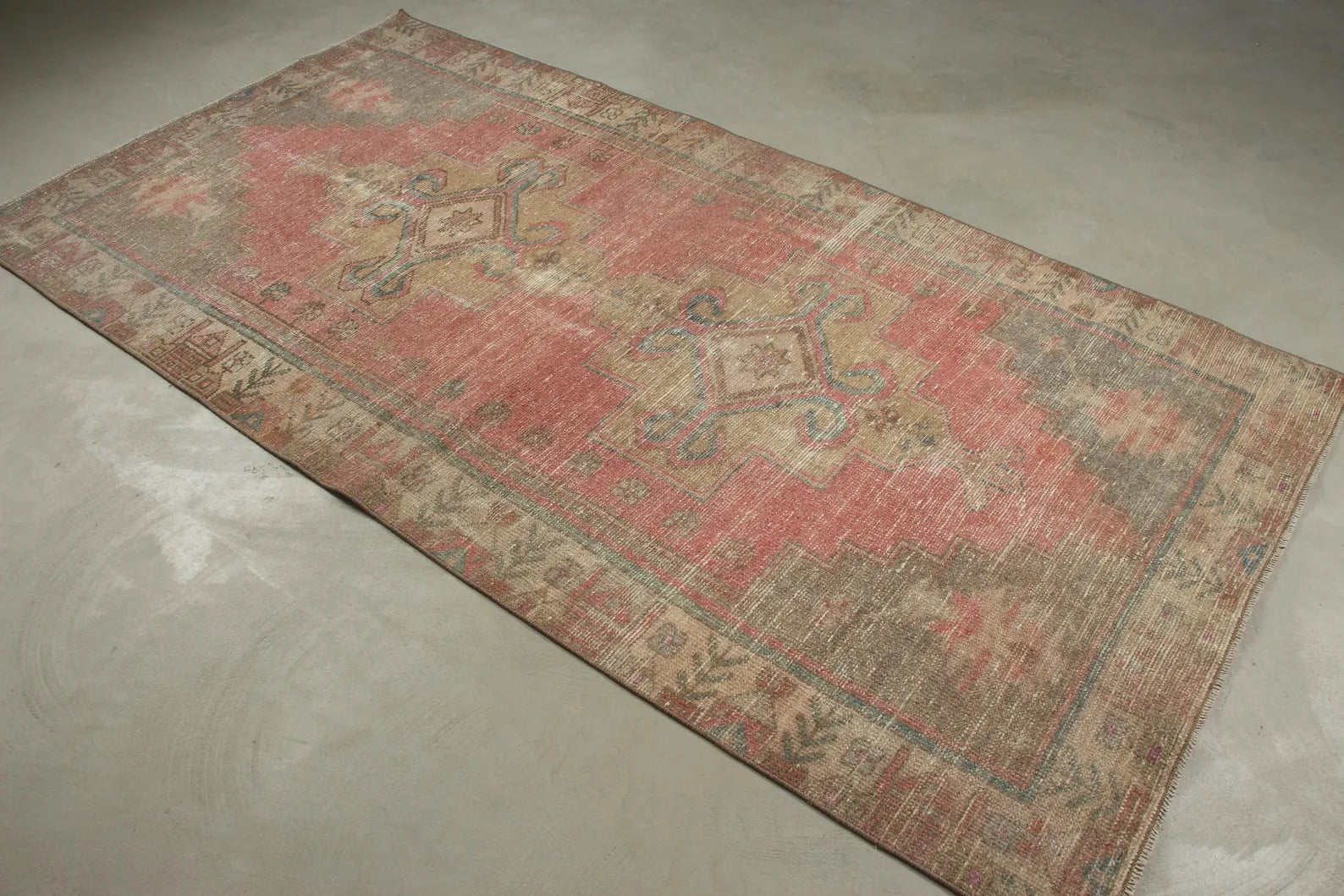 Vintage Turkish Accent Area rug 4.1 x 8.3 ft
