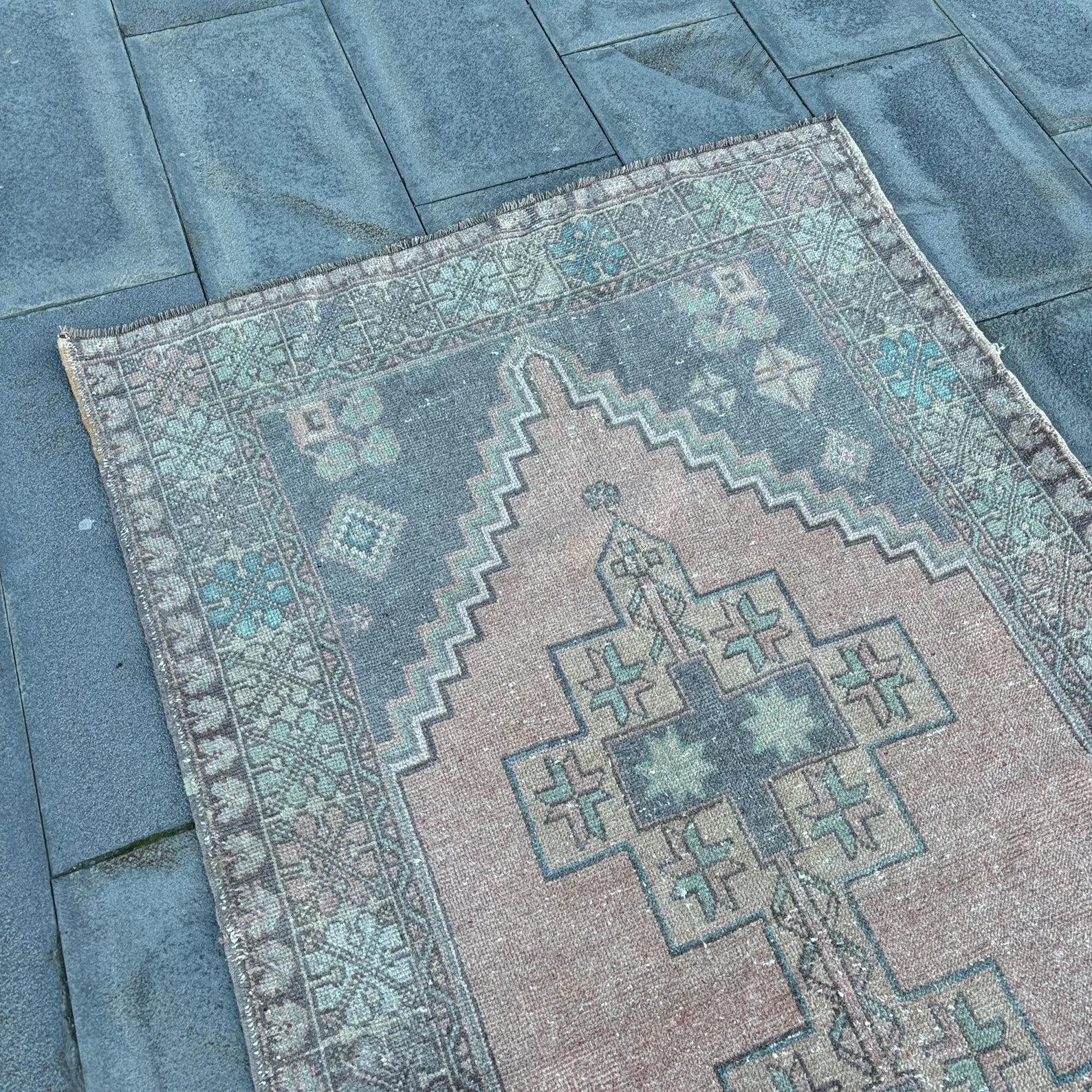Vintage Turkish Accent Area rug 3.5 x 6.6 ft