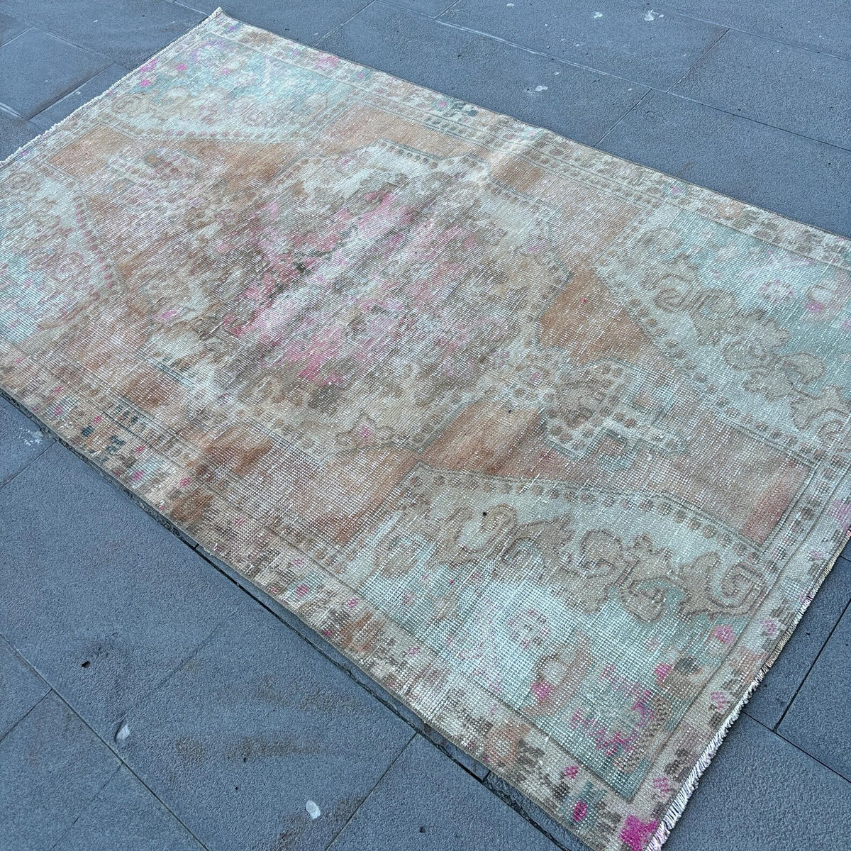 Vintage Turkish Accent Area rug 4.1 x 7 ft