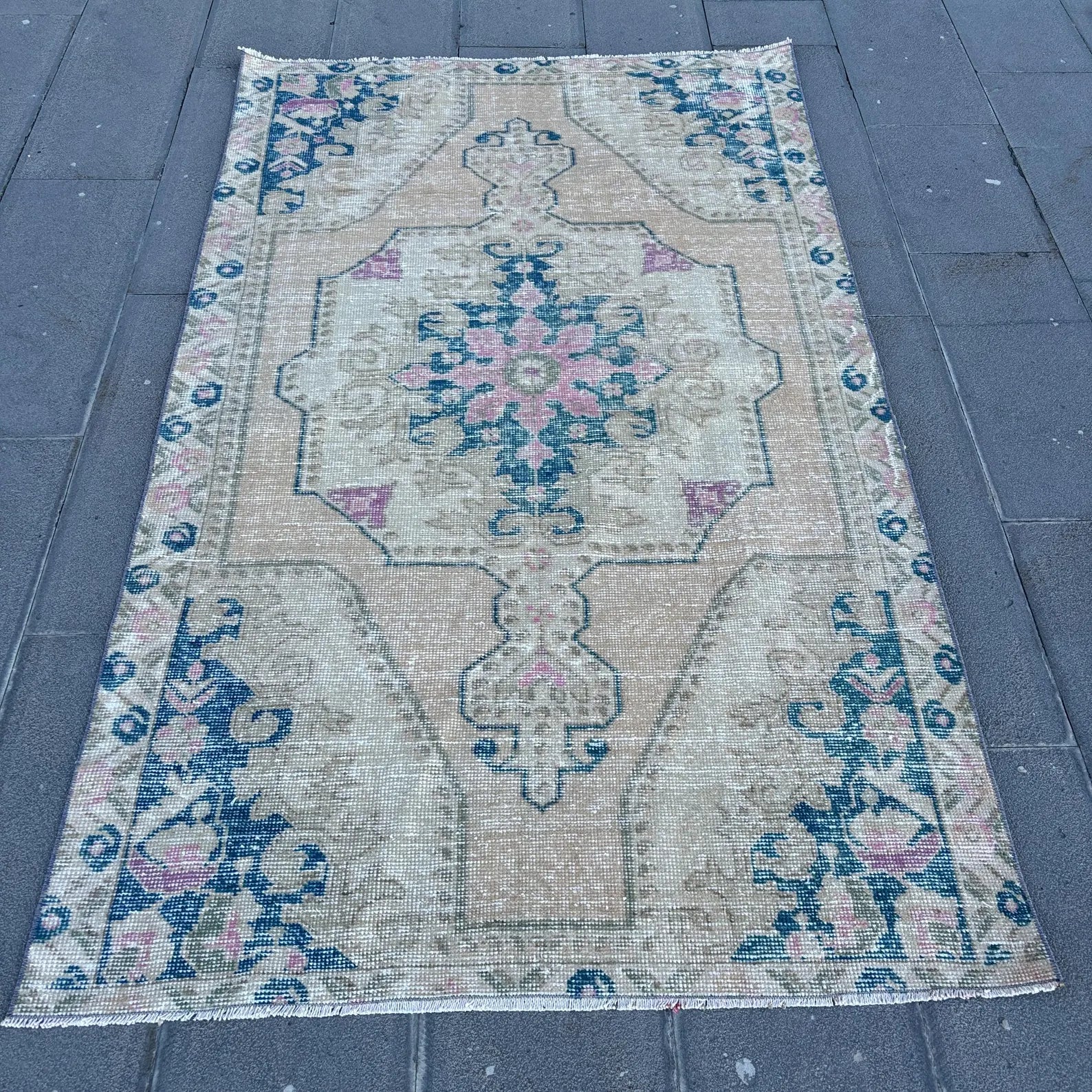 Vintage Turkish Accent Area rug 4.2 x 6.9 ft