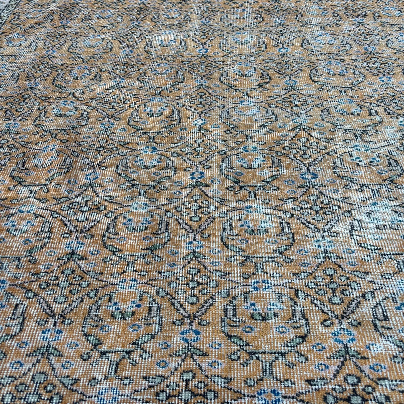XL Vintage Turkish Accent Area Rug 5.5 x 9.2 ft