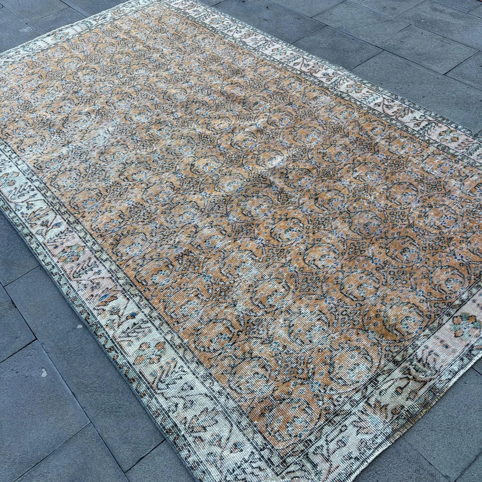 XL Vintage Turkish Accent Area Rug 5.5 x 9.2 ft