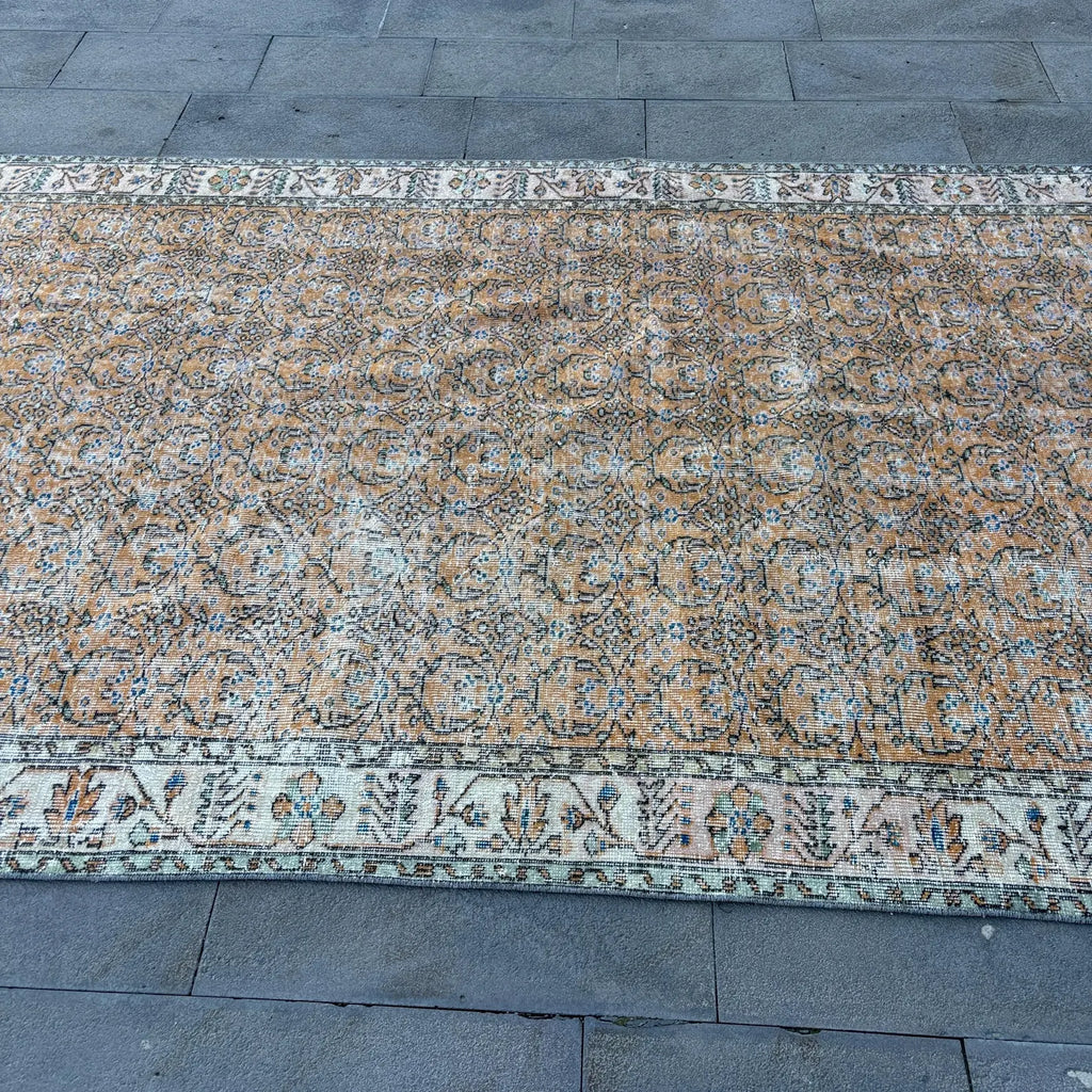 XL Vintage Turkish Accent Area Rug 5.5 x 9.2 ft