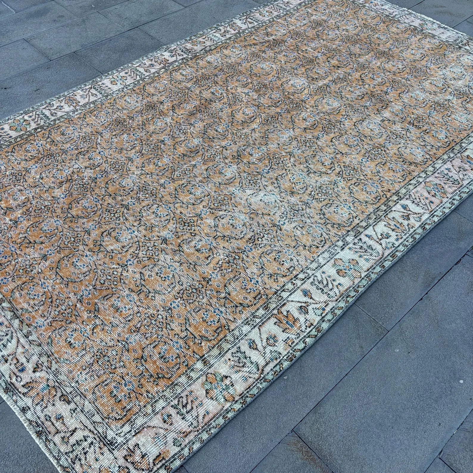 XL Vintage Turkish Accent Area Rug 5.5 x 9.2 ft