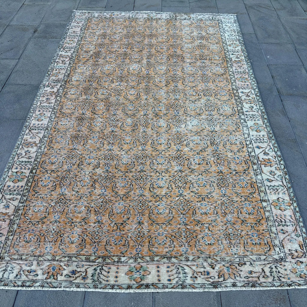 XL Vintage Turkish Accent Area Rug 5.5 x 9.2 ft