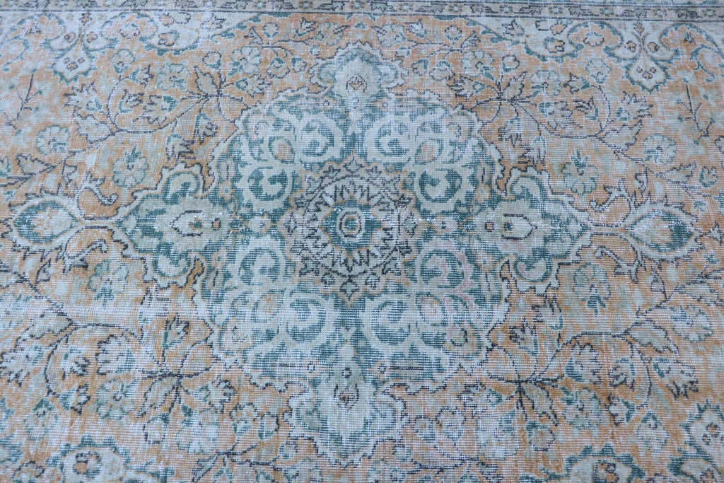 Vintage Turkish Accent Area rug 4.7 x 8.6 ft
