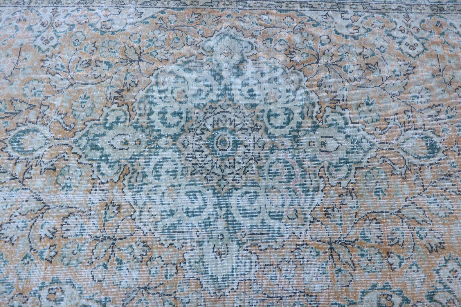 Vintage Turkish Accent Area rug 4.7 x 8.6 ft