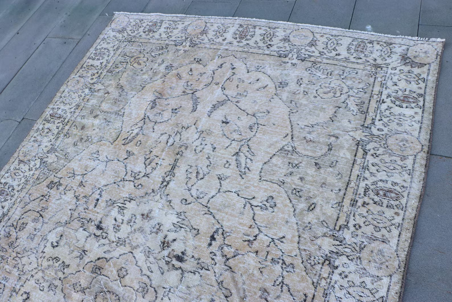XL Vintage Turkish Accent Area rug 5.8 x 9.5 ft