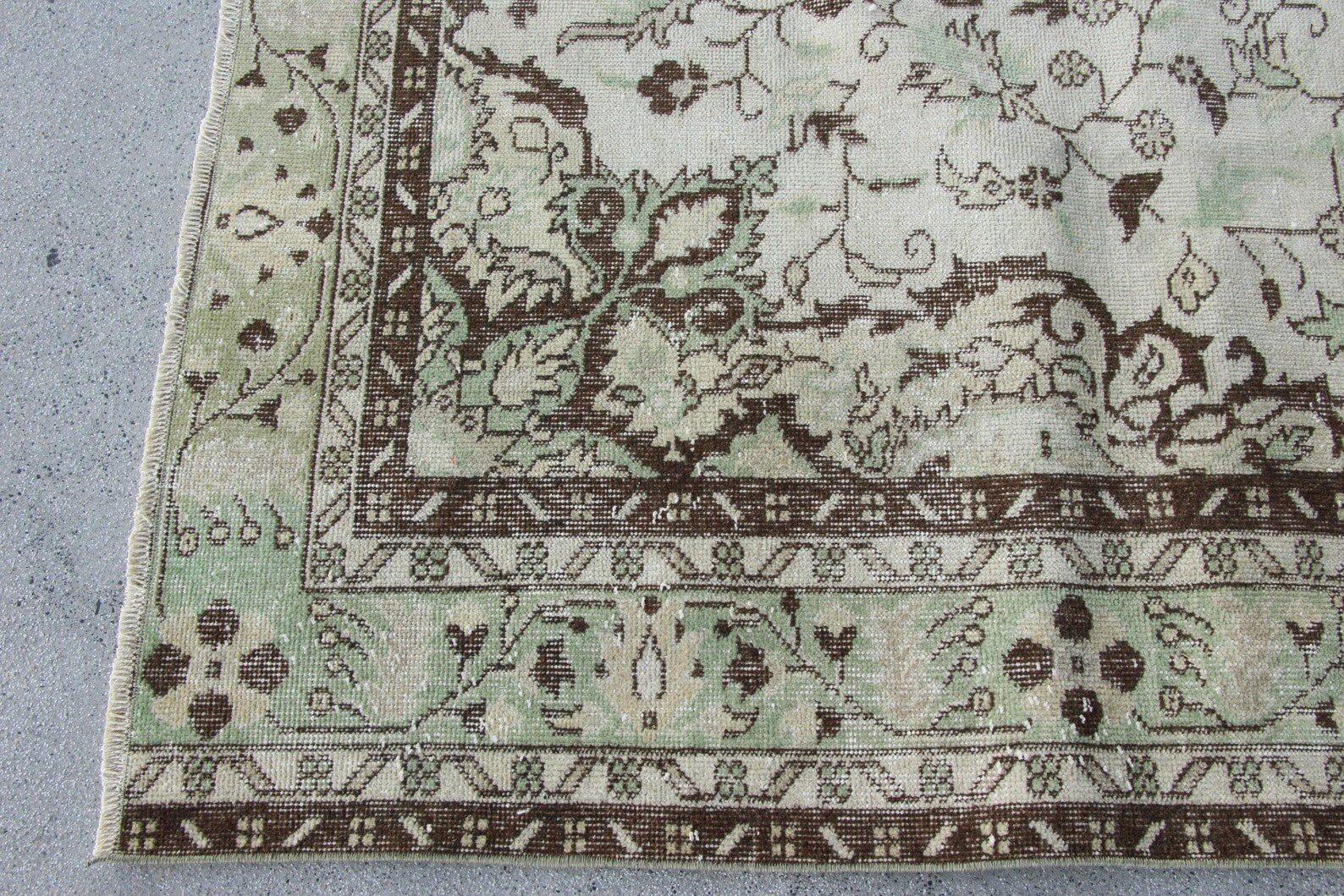 Vintage Turkish Accent Area rug 6.1 x 9.2 ft