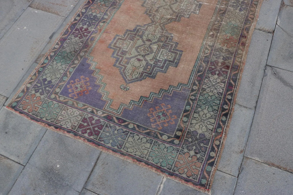 Vintage Turkish Accent Area rug 3.5 x 5.2 ft