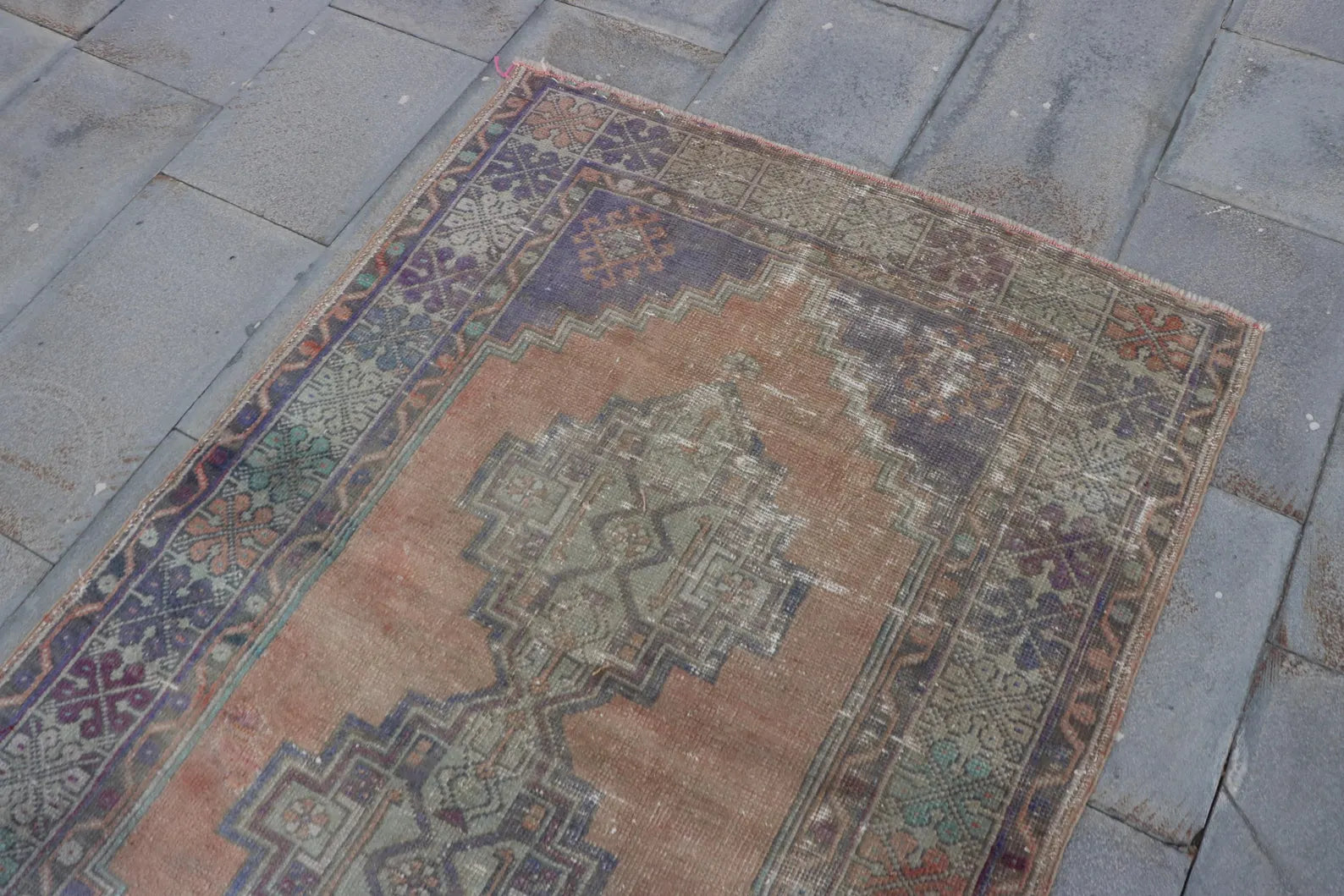 Vintage Turkish Accent Area rug 3.5 x 5.2 ft
