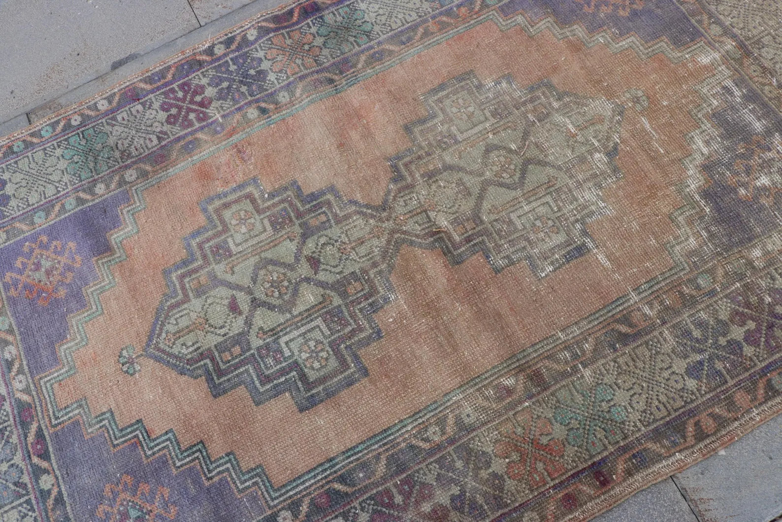 Vintage Turkish Accent Area rug 3.5 x 5.2 ft