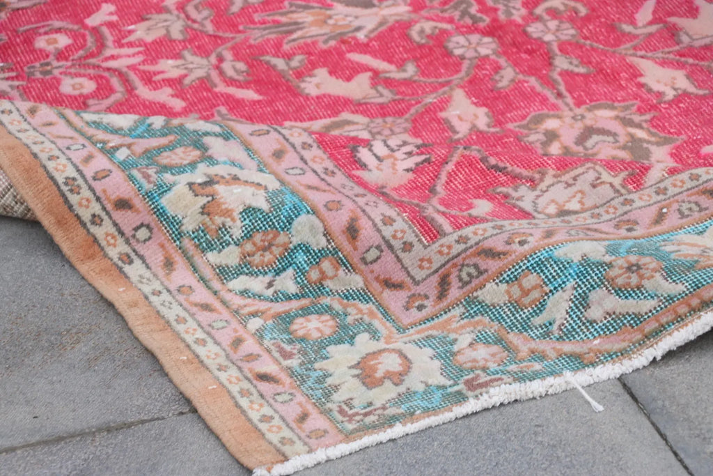 XL Vintage Turkish Accent Area Rug 5.1 x 8.1 ft