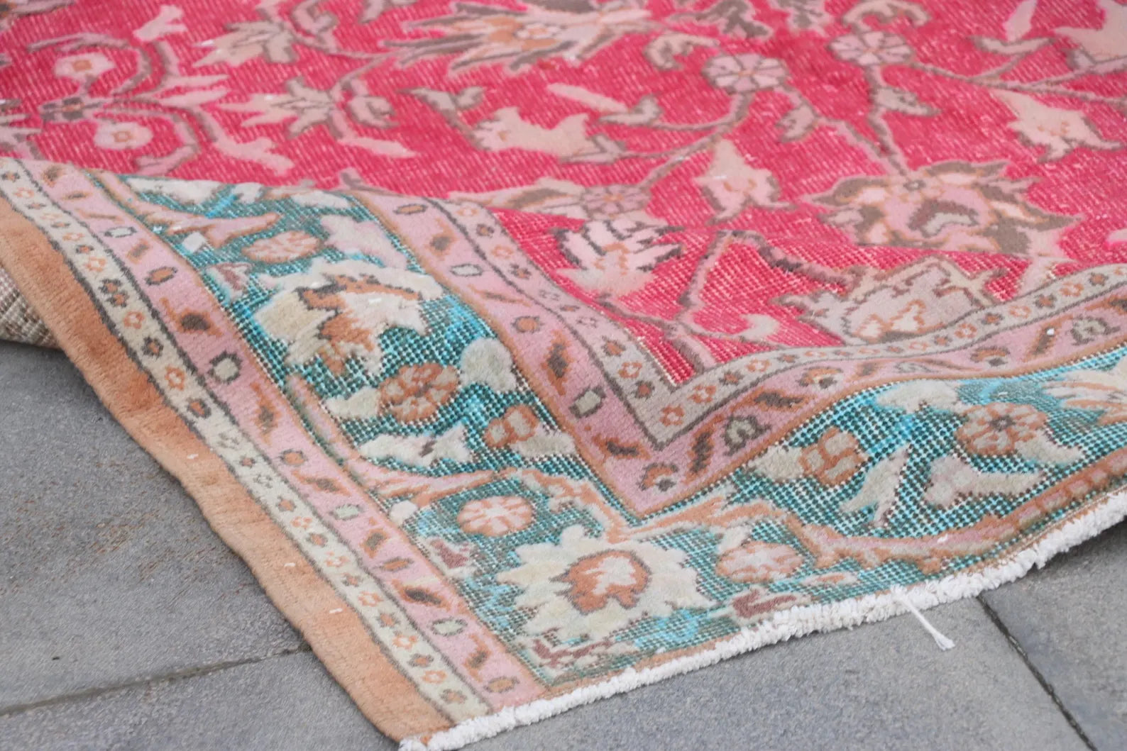 XL Vintage Turkish Accent Area Rug 5.1 x 8.1 ft