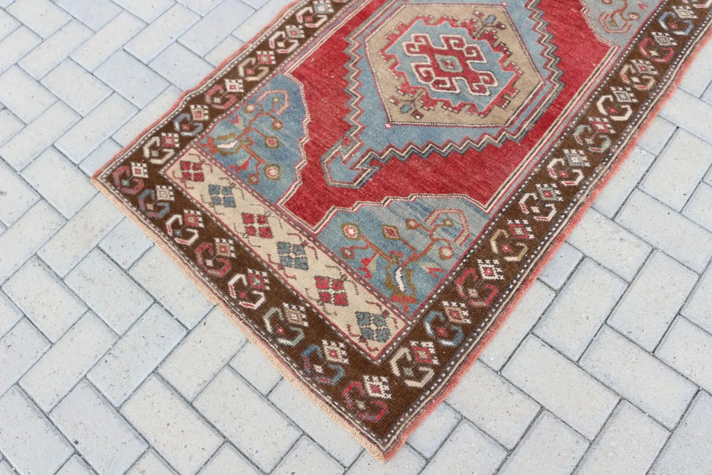 Vintage Turkish Accent Area rug 3 x 5.2 ft