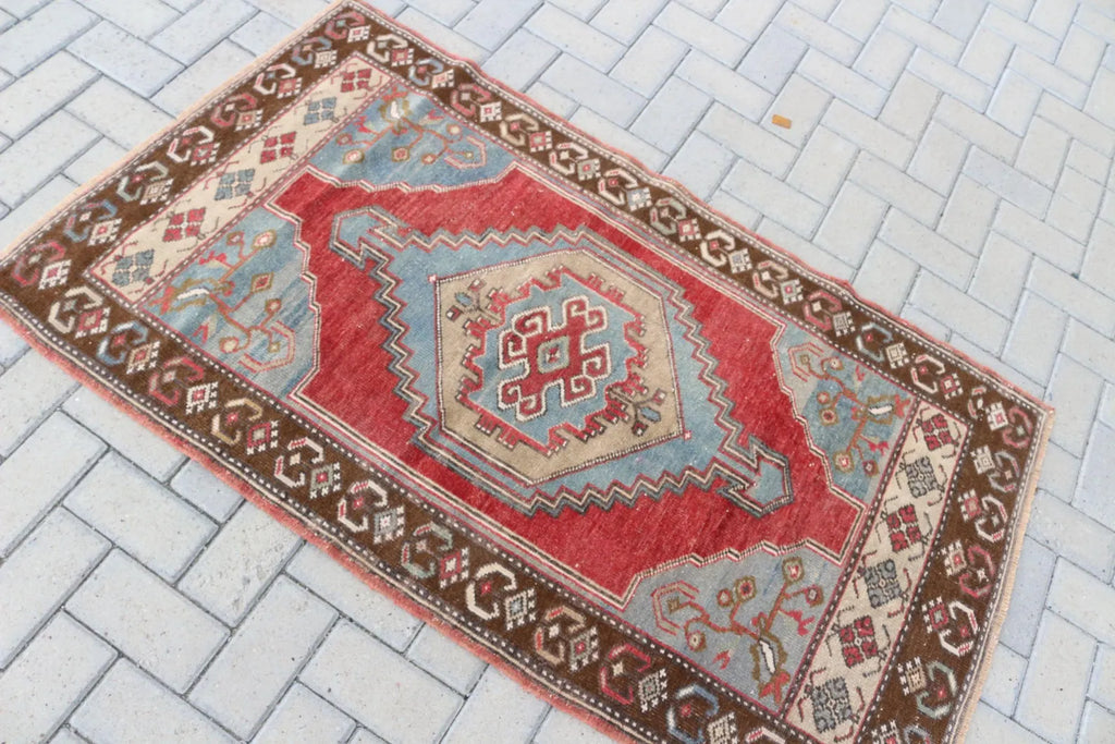 Vintage Turkish Accent Area rug 3 x 5.2 ft