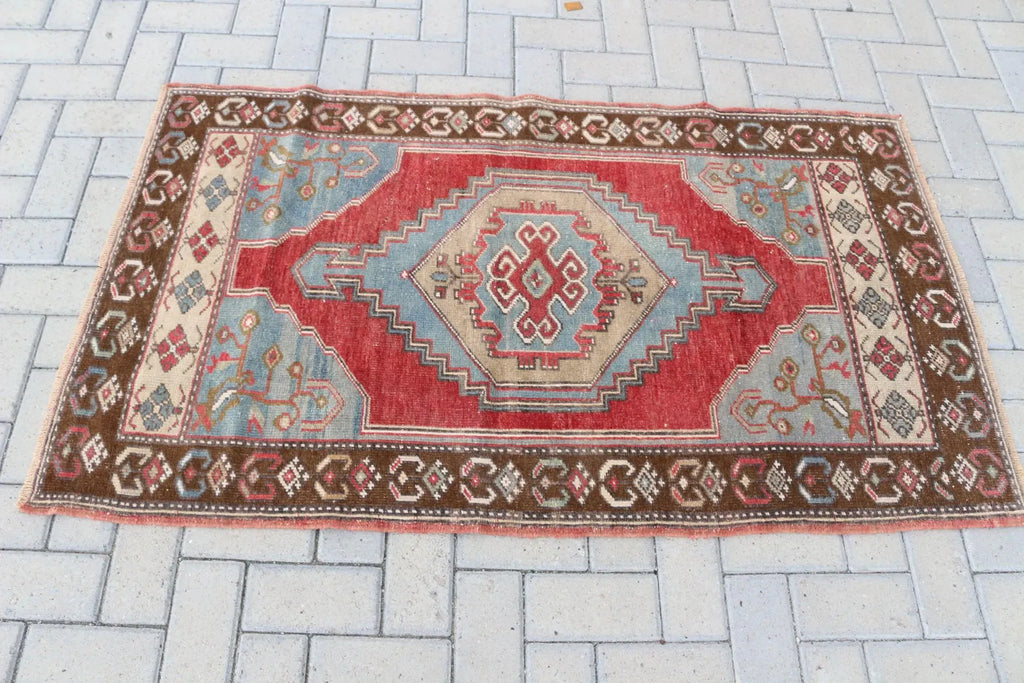 Vintage Turkish Accent Area rug 3 x 5.2 ft