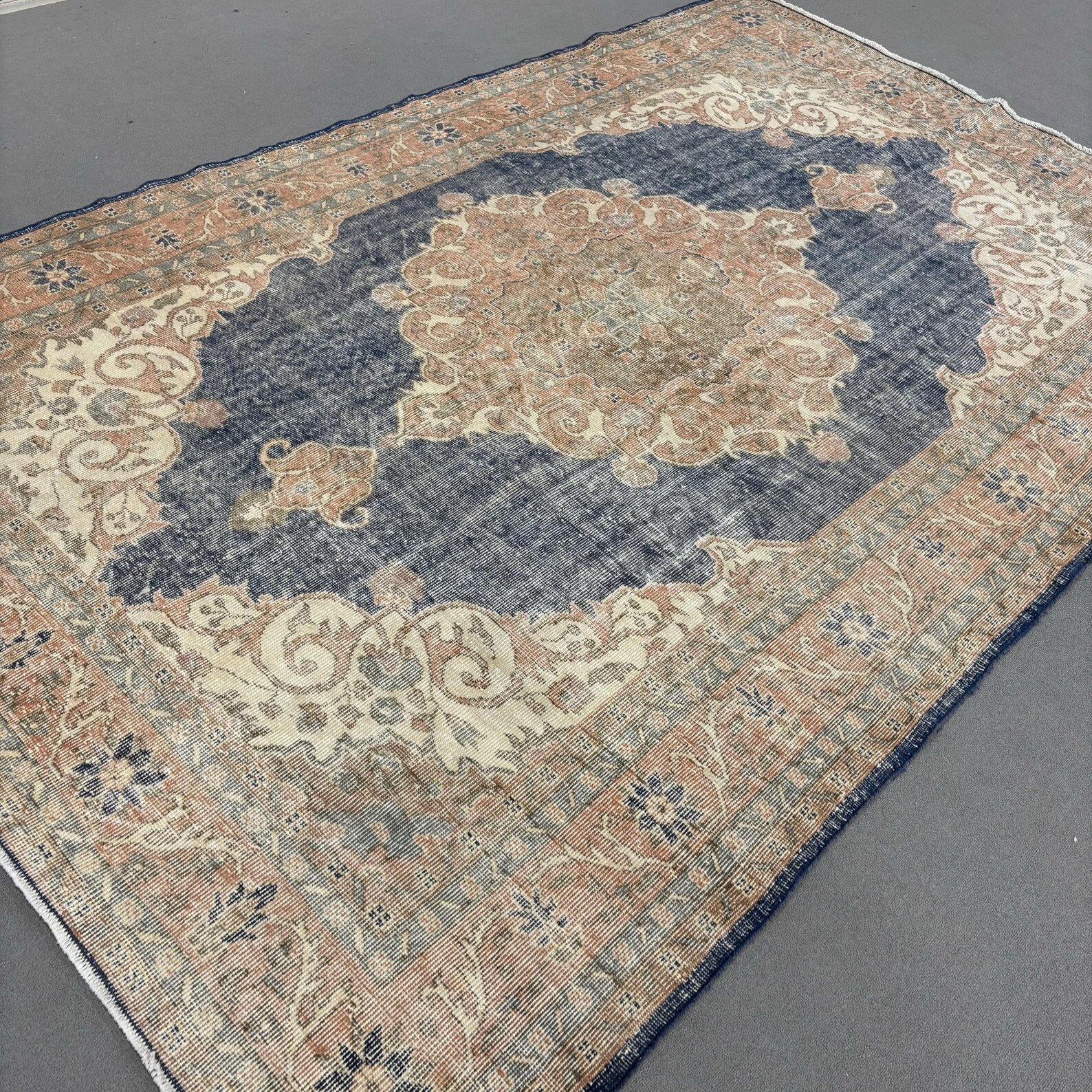 XL Vintage Turkish Accent Area Rug 6.7 x 10.6 ft