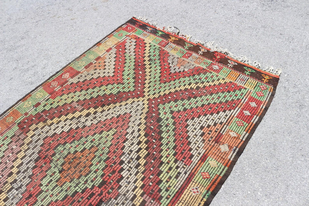 Vintage Turkish Accent Area rug 4.7 x 11.3 ft